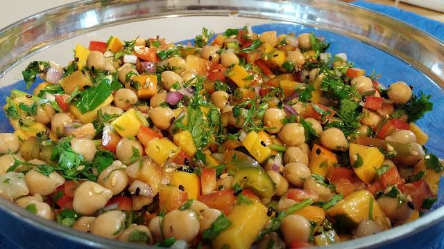 www.realfoodblogger.com chickpea salad