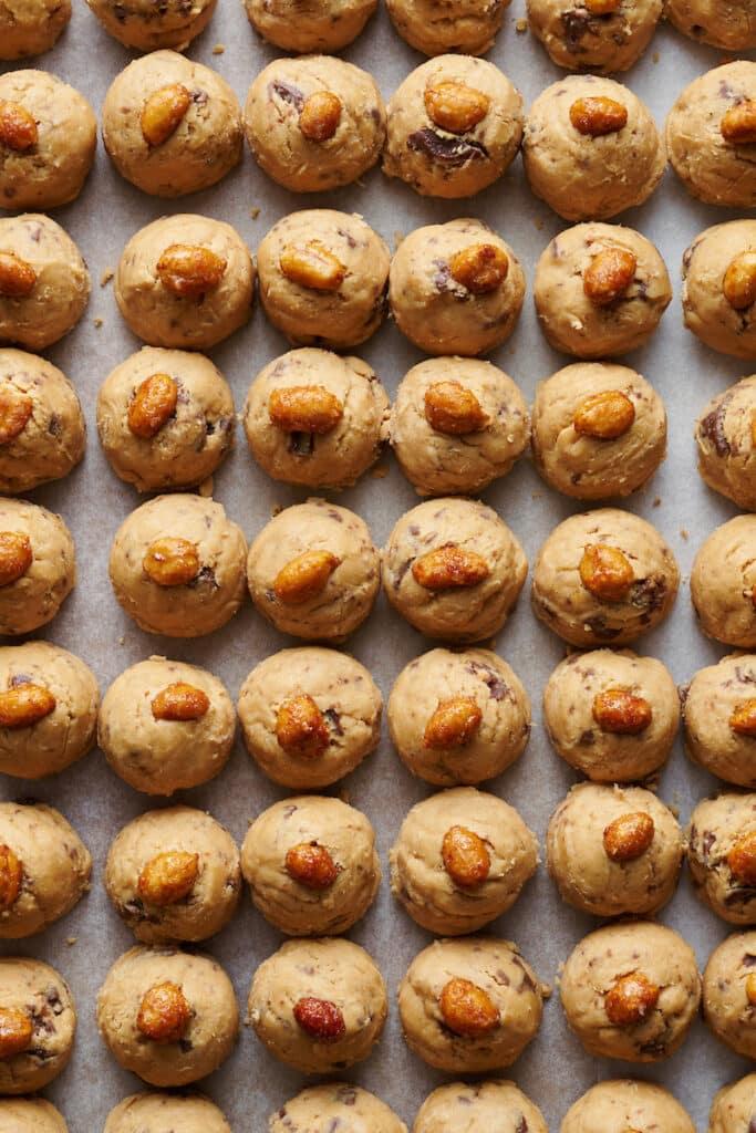 Buckeye balls ready to be chilled.