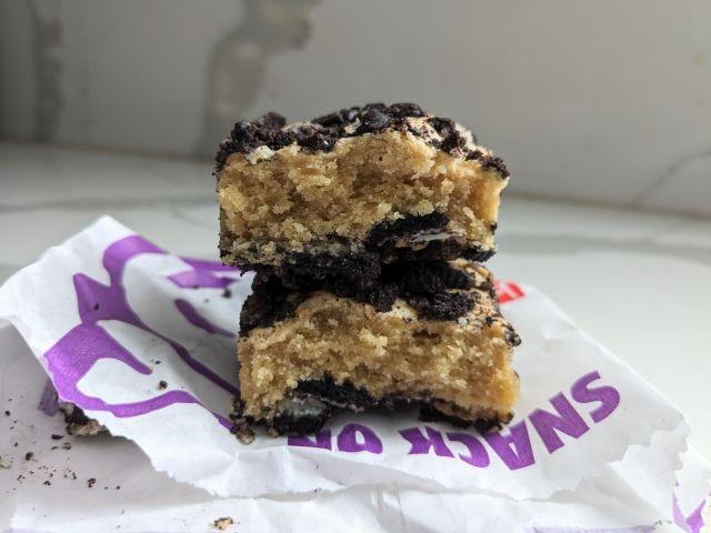 Jack in the Box Oreo Ultimate Cookie Bar cross-section.