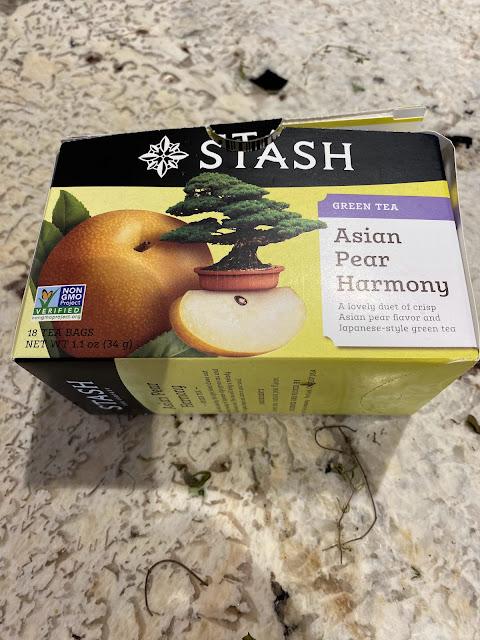 Stash brand Asian Pear tea in a box