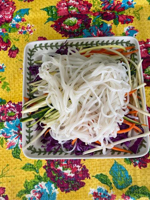 cooked rice noodles