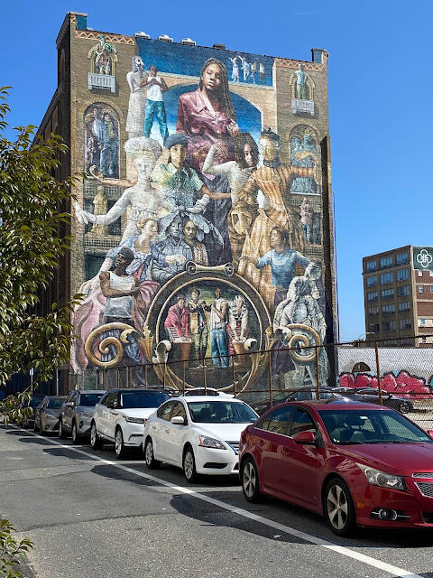 mural on a building in Philadelphia