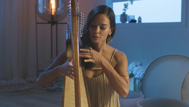 Woman Plays Harp | Daily Meditation Tips