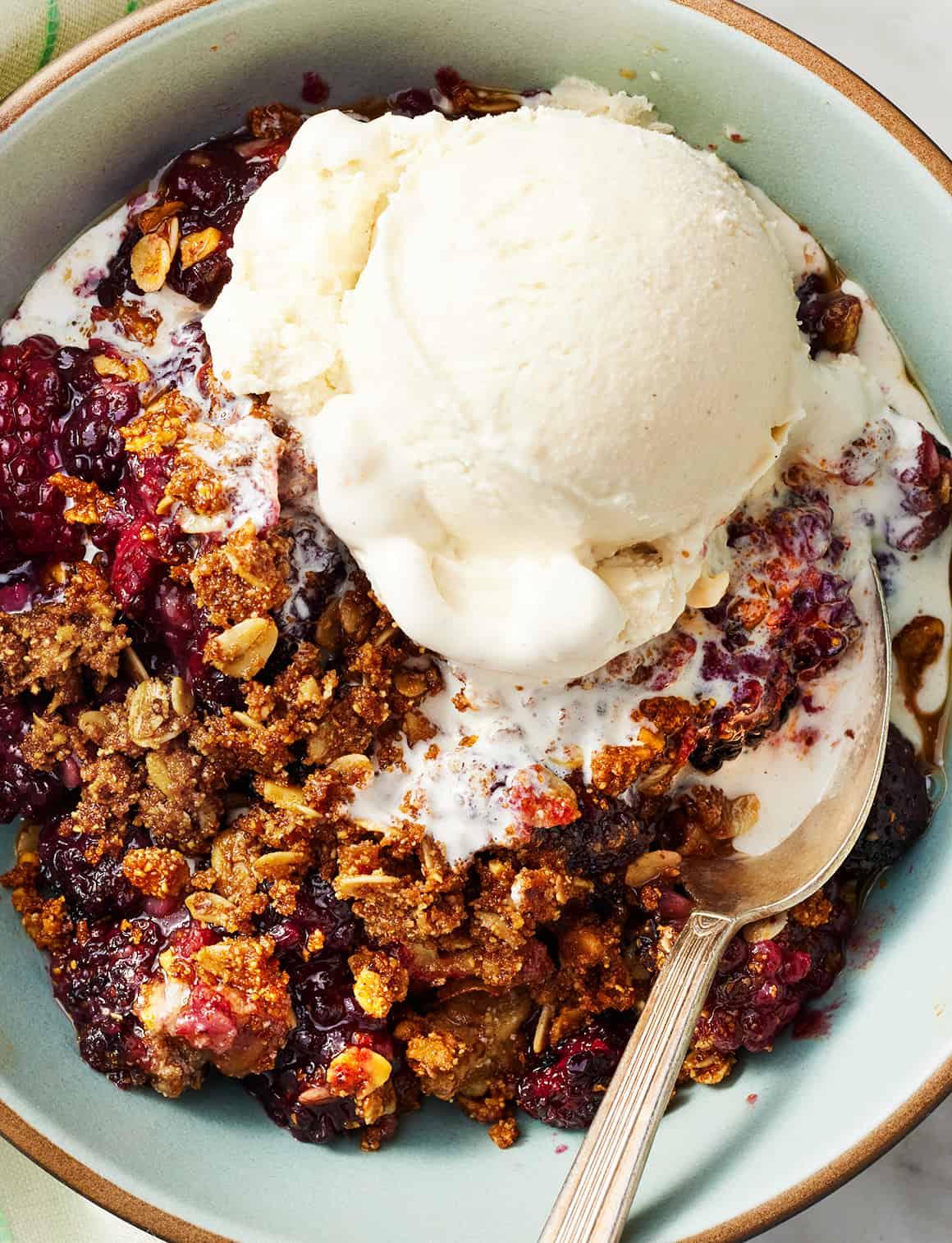 Blackberry crisp with vanilla ice cream