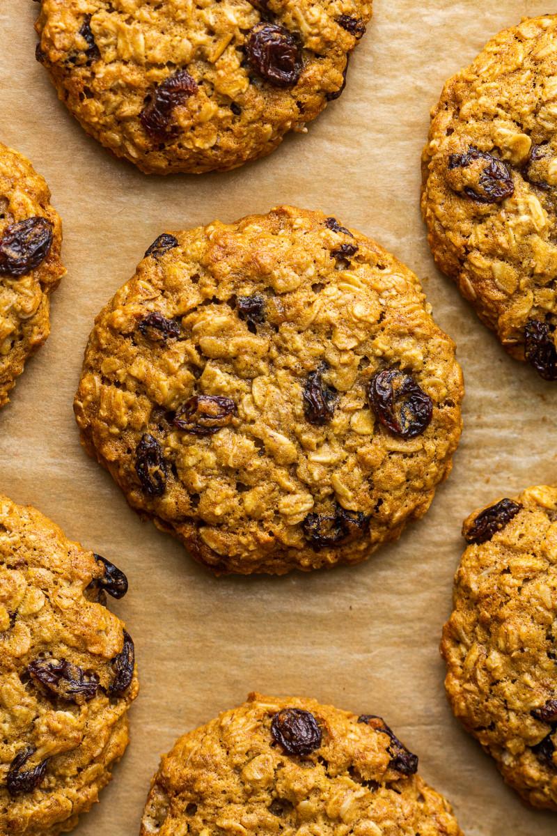 vegan oat raisin cookie close