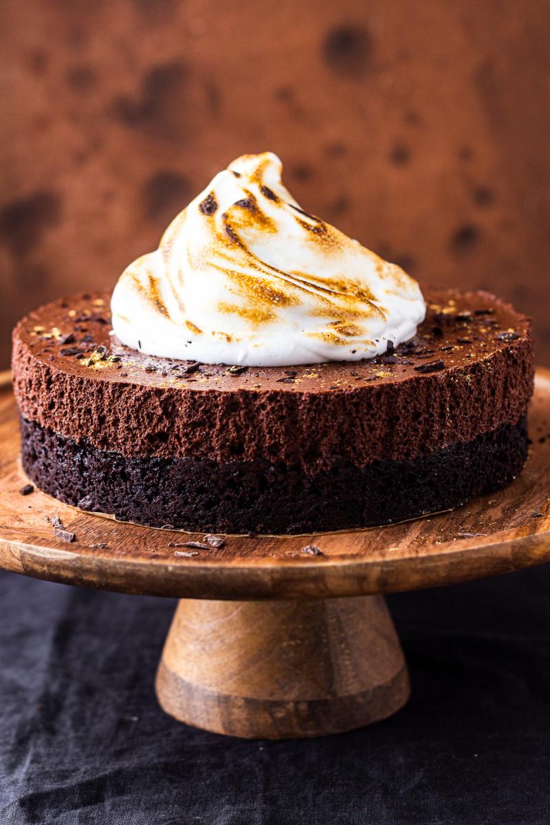 vegan chocolate mousse cake whole