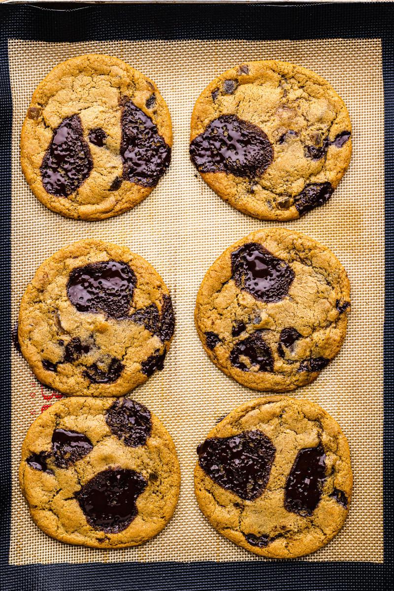 eggless cookies baked tray