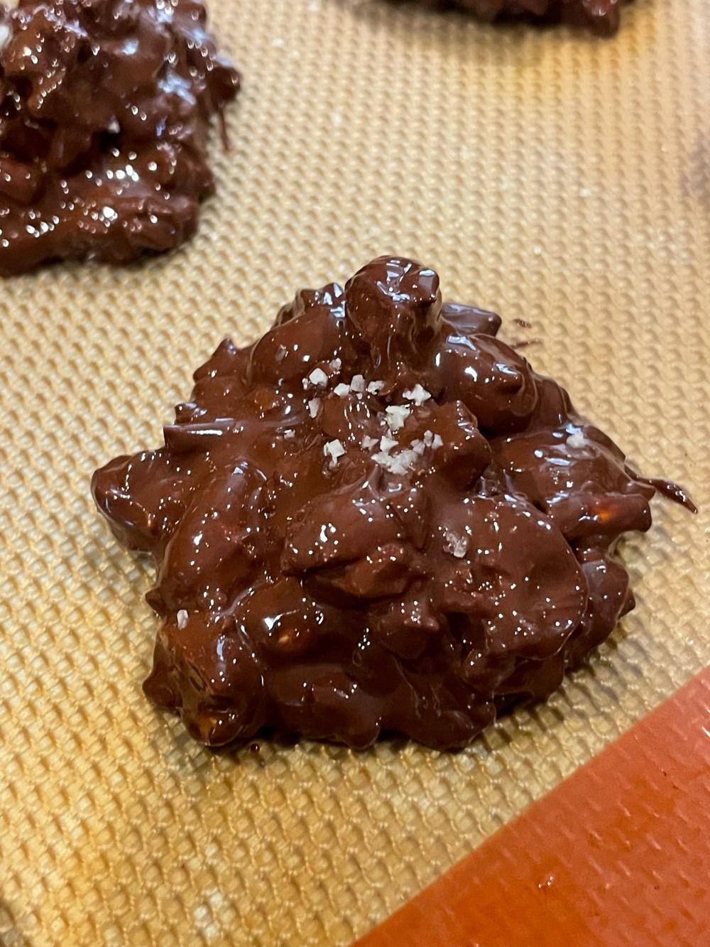 Chocolate Peanut Pretzel Bites 