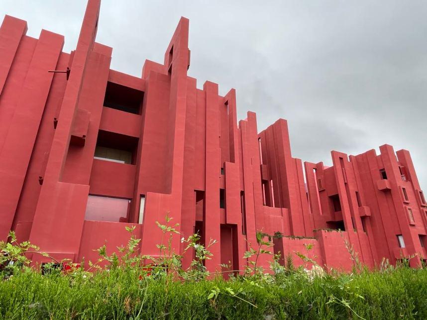 La Muralla Roja, Mama Ía blog