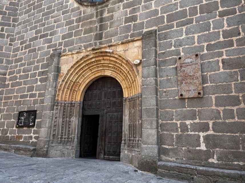 Church of San Juan, Avila, Mama Ía blog