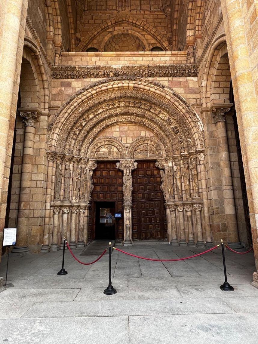 Basílica de San Vicente, Avila, Mama Ía blog