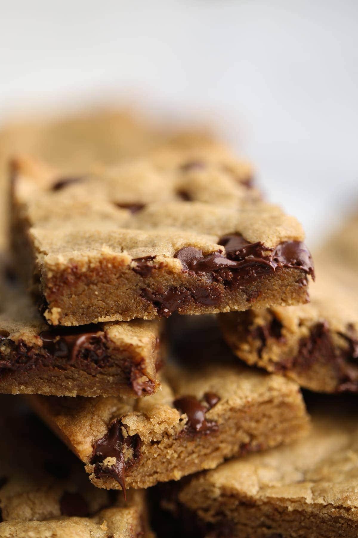 Peanut Butter Chocolate Chip Bars