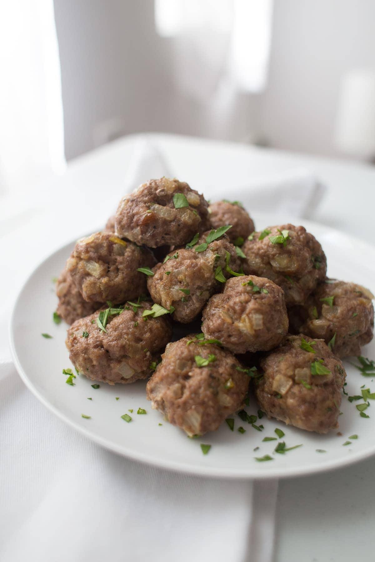 A plate of meatballs