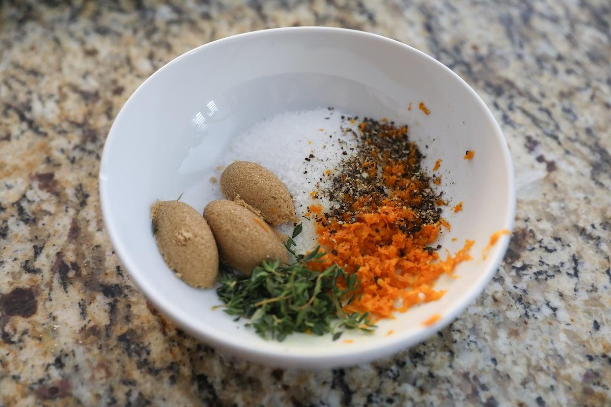 turkey dry brine ingredients in white bowl