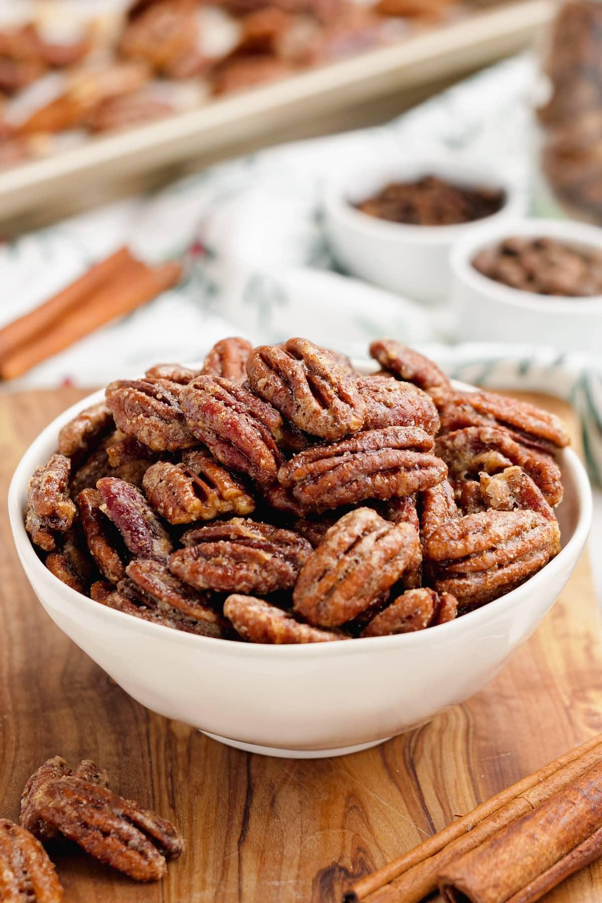 candied-pecans-in bowl