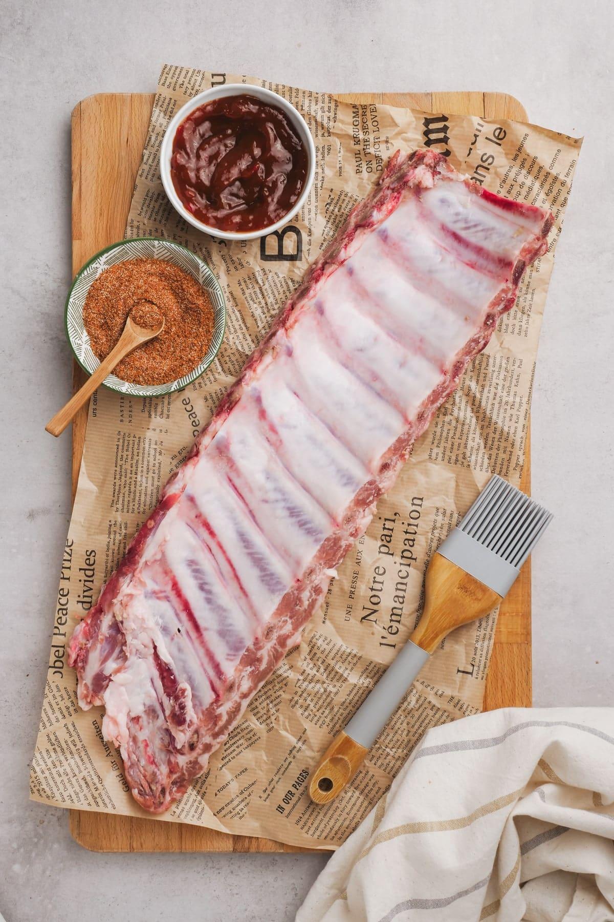 oven baked ribs ingredients on board