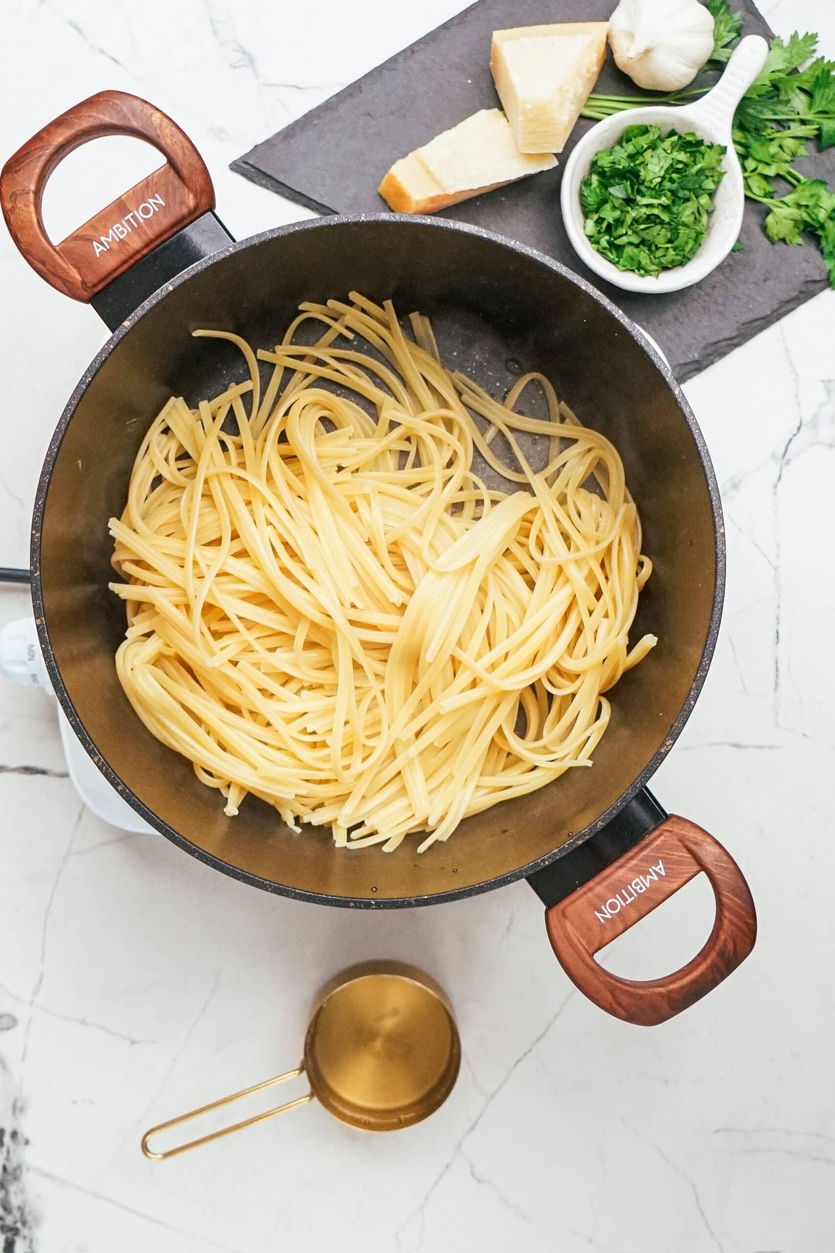 cooked linguine in pot