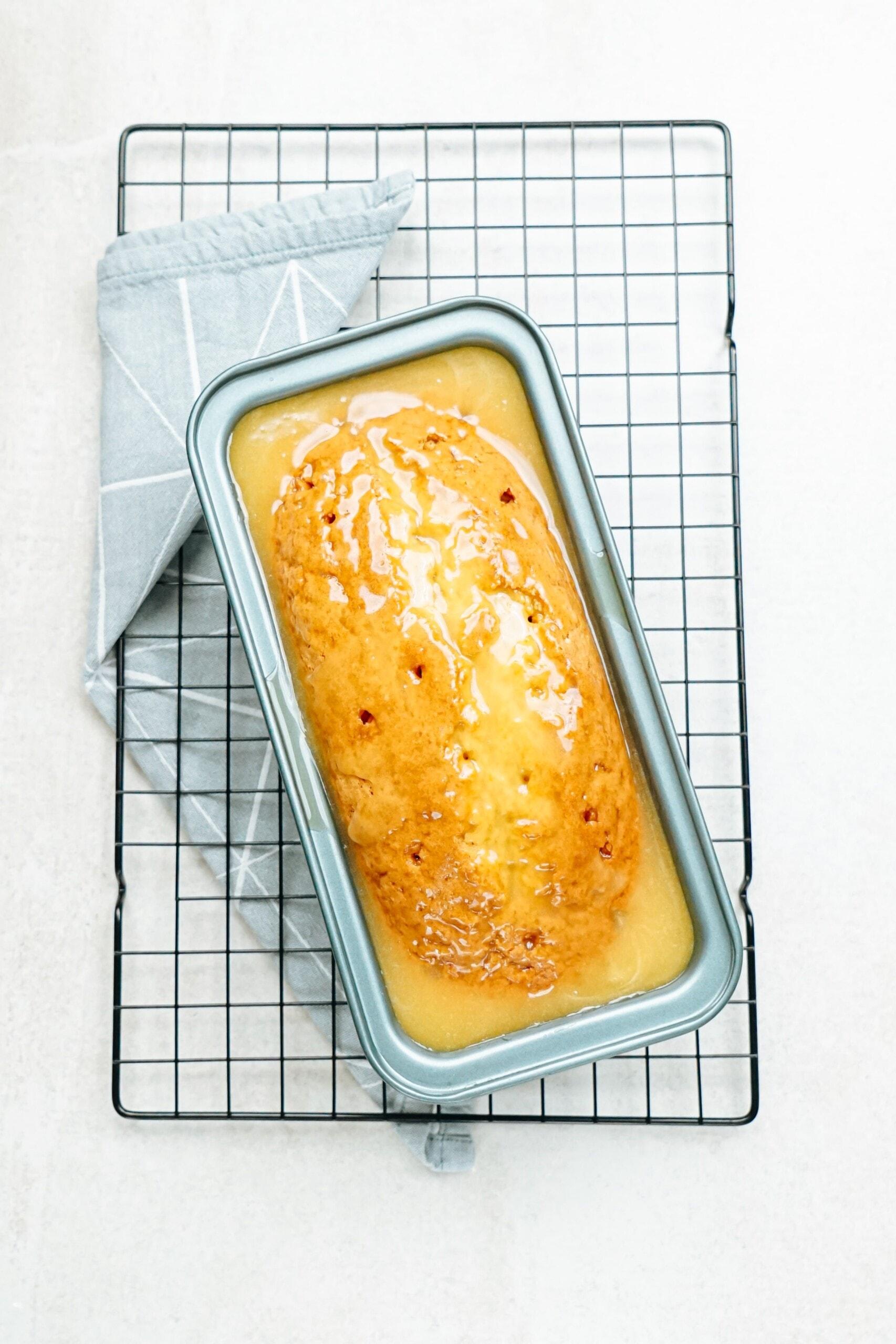 lemon pound cake with glaze 