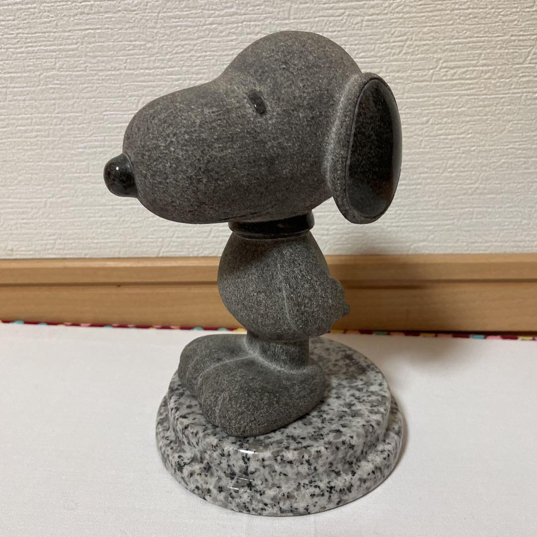 スヌーピー置物　石像