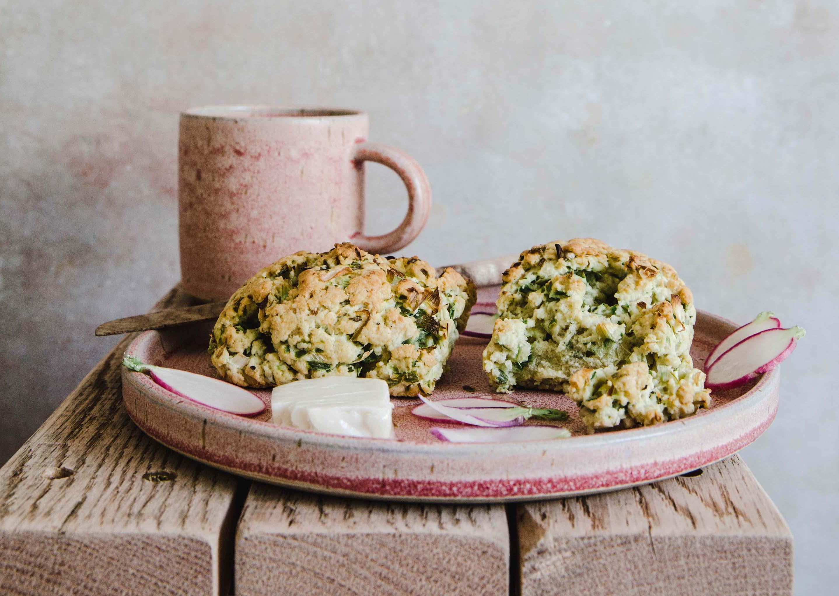 VegNews.SourCreamOnionScones