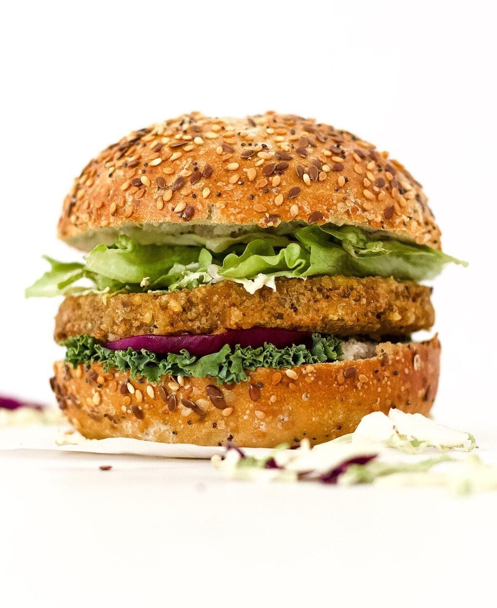 VegNews.Hilary’sSuperCauliflowerBurger