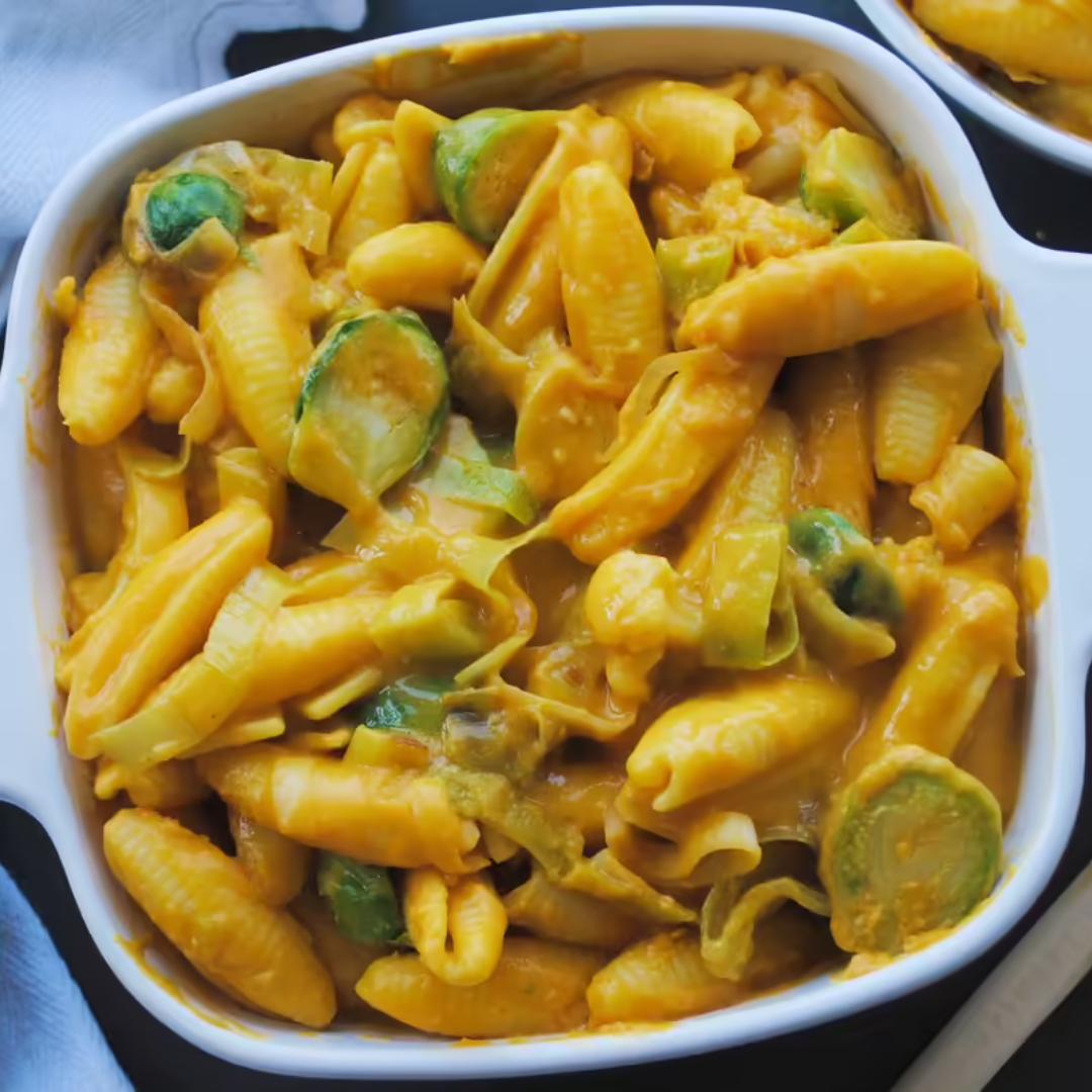 VegNews.RealDealVeganMacandCheese.KylieandAshleyKnies