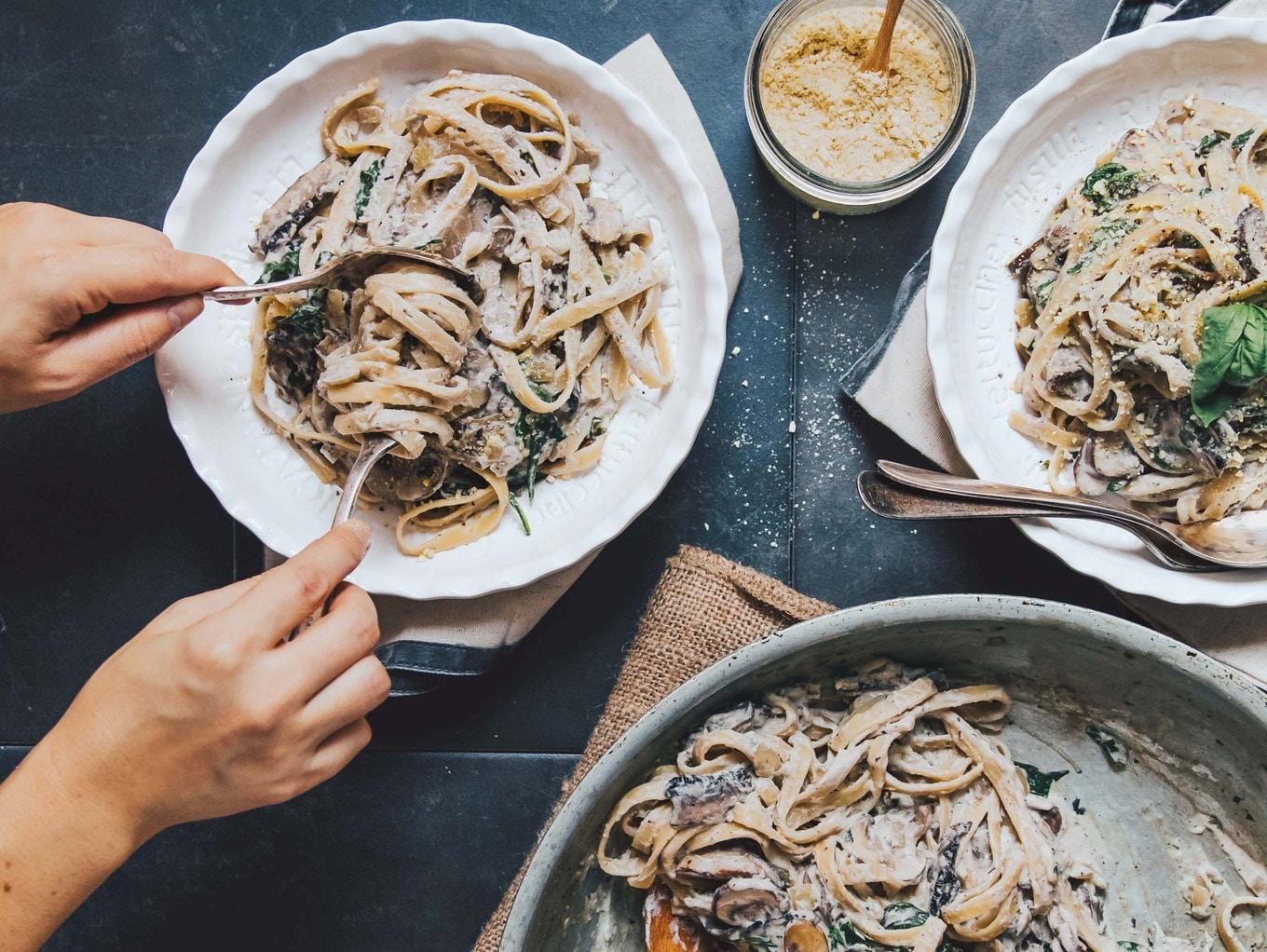 VegNews.MushroomFettuciniAlfredo