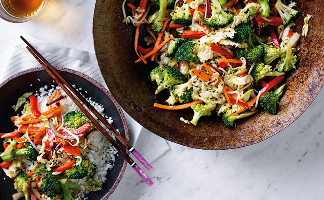 VegNews.RawCoconutCauliflowerStirFry.MazValcorza