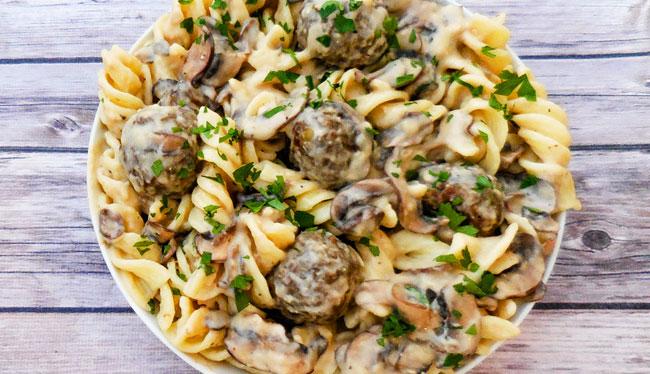 VegNews.LentilStroganoff