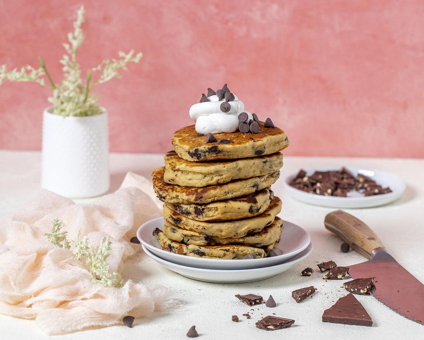 VegNews.VEGANPBChocolateChipPancakes