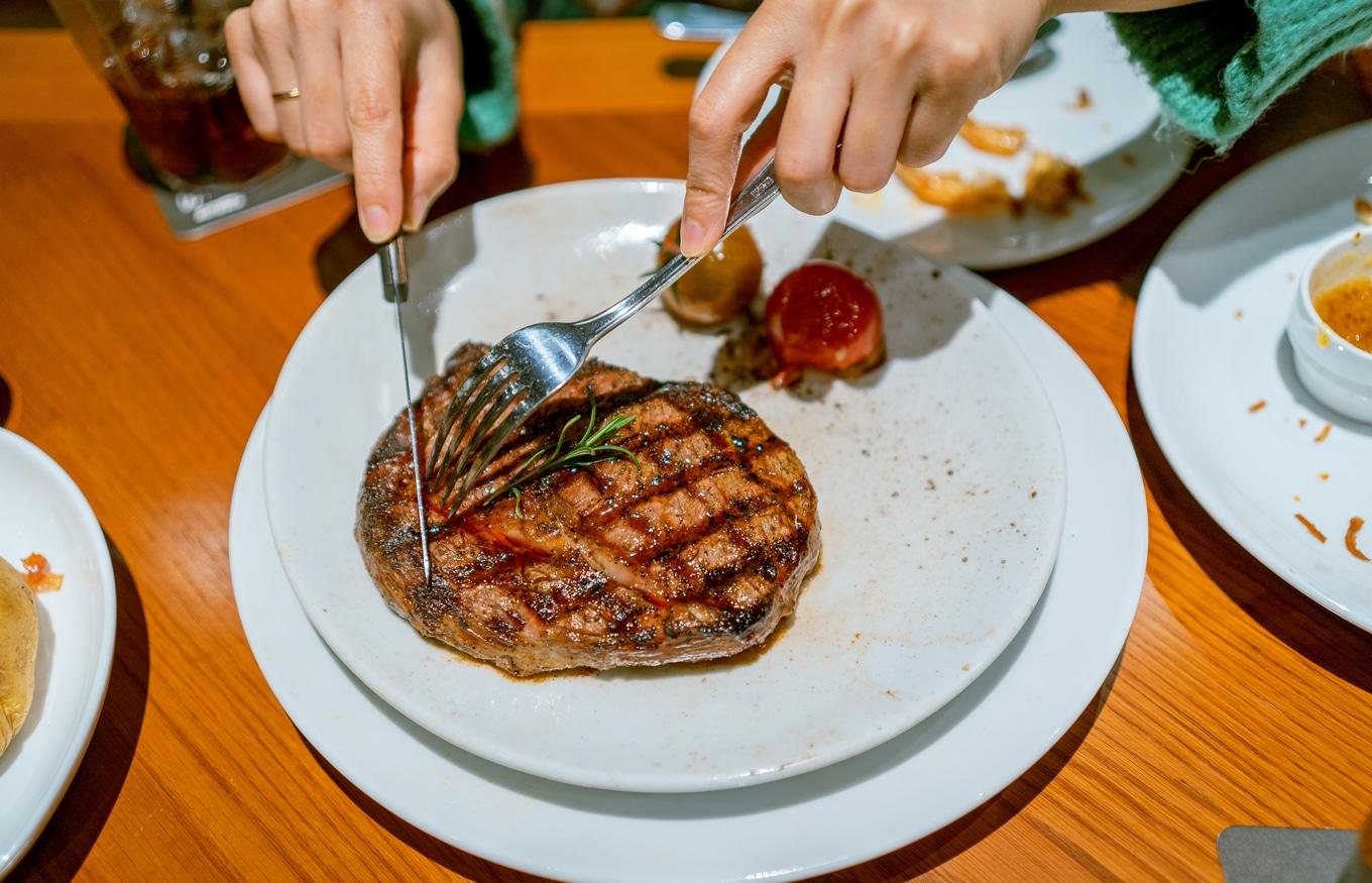 VegNews.SteakKetoPaleo.Unsplash