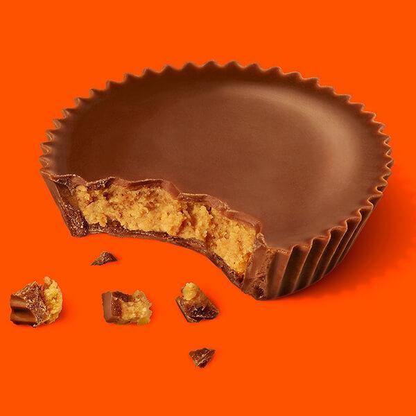 VegNews.ReesesPeanutButterCups.TheHersheyCompany