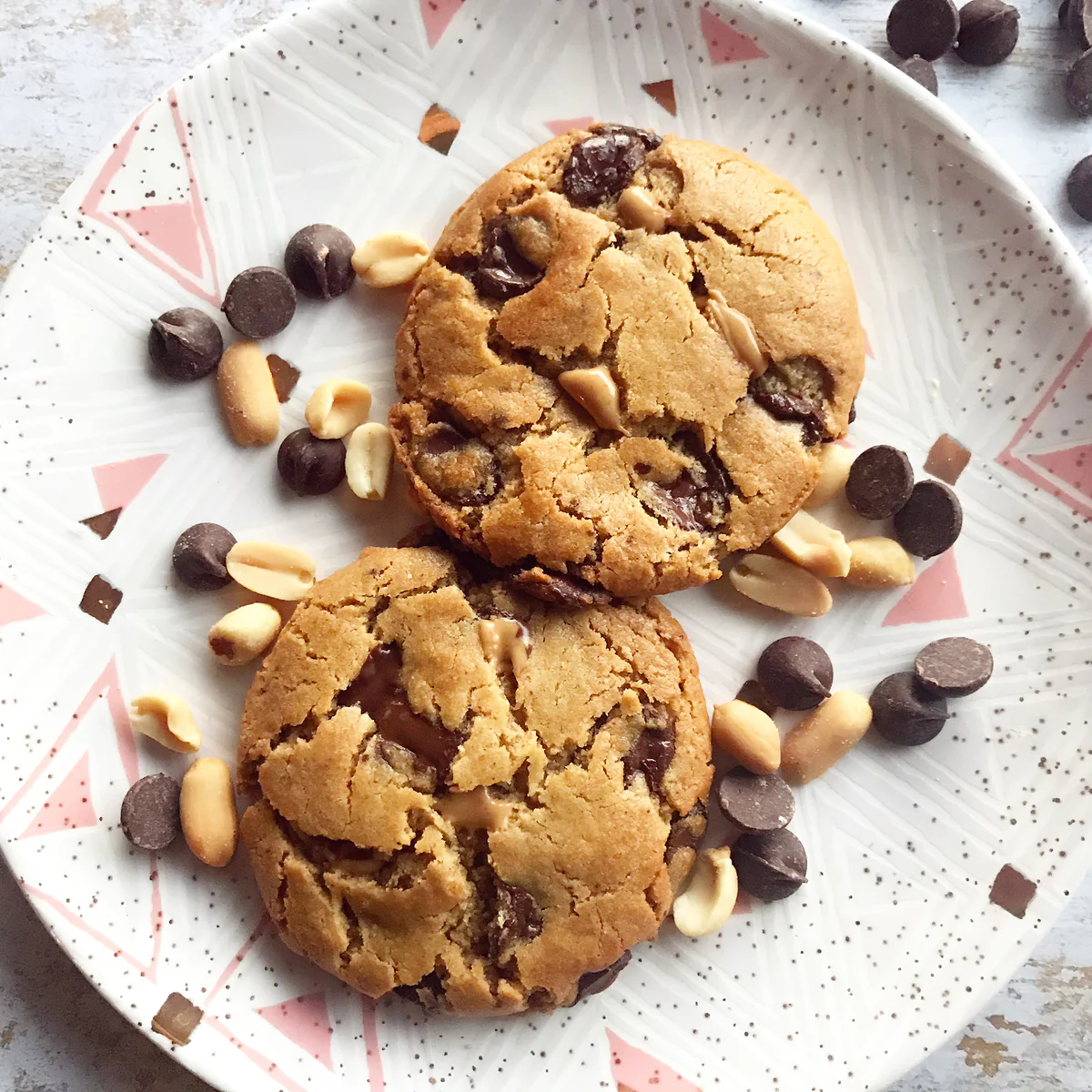 VegNews.chocolatepeanutbuttercookies.thenaughtycookie