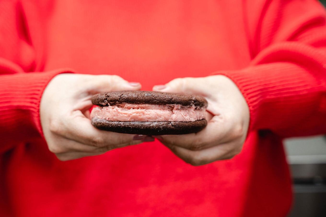 VegNews.WhoopiePies.Stephanie-Kelly-Photography