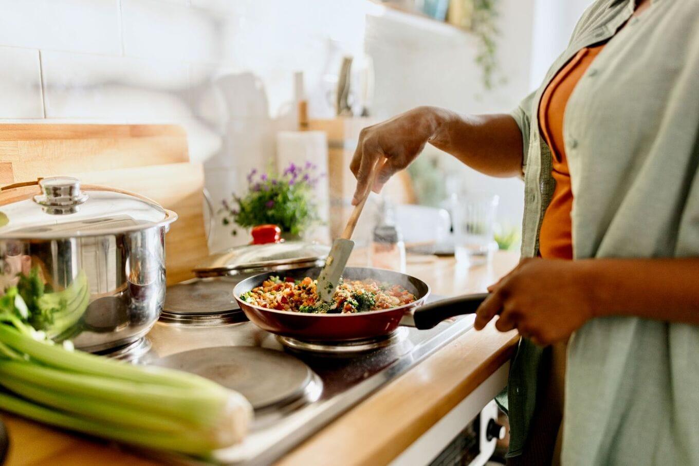 VegNews.BlackWomanHealthyEating.Getty