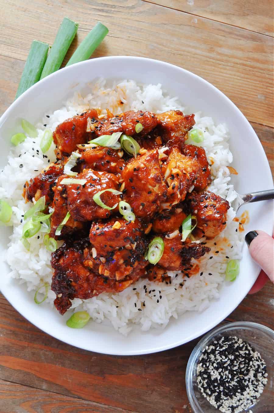 VegNews.vegancrispyhothoneytofu.rabbitandwolves