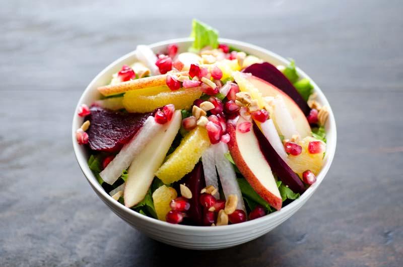 VegNews.NocheBuenaSalad.DorasTable