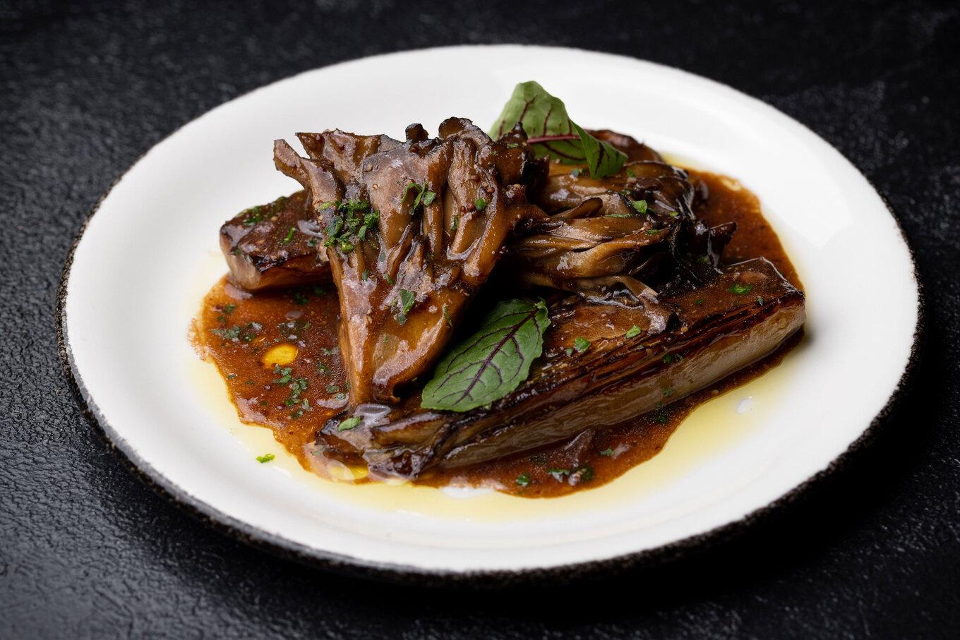 VegNews.VeganShortRib2.Crossroads.JakobLayman