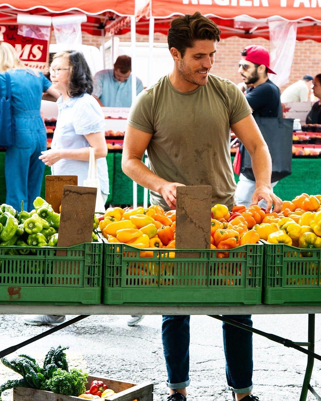 VegNews.oliverenglishfarmersmarket.feedingtomorrow