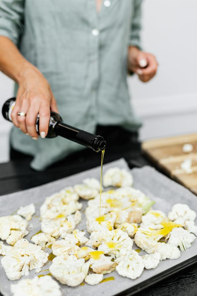 VegNews.cookingcauliflowerwings.pexels