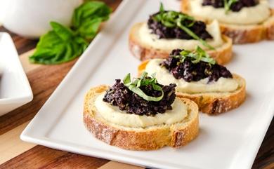 tapenade-crostini-8214