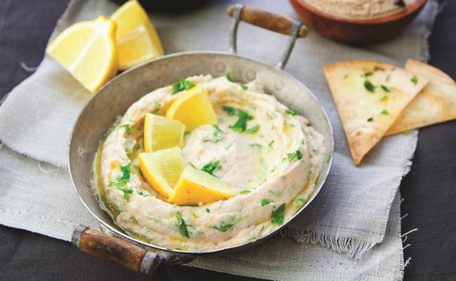 VegNews.WhiteBeanDip