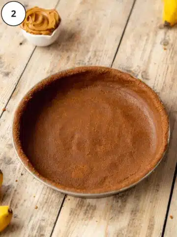 Press-in cookie crust in the prepared pie tin.