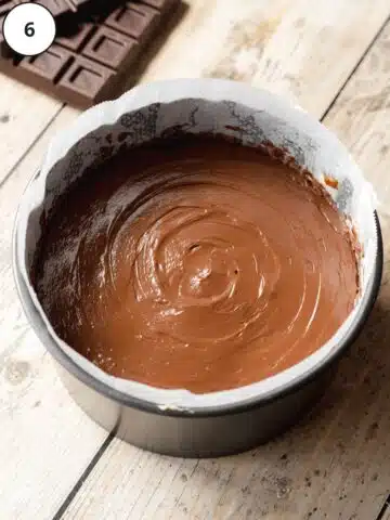 Chocolate cheesecake filling added on top of the no-bake cookie crust and smoothed out before refrigerating to set.