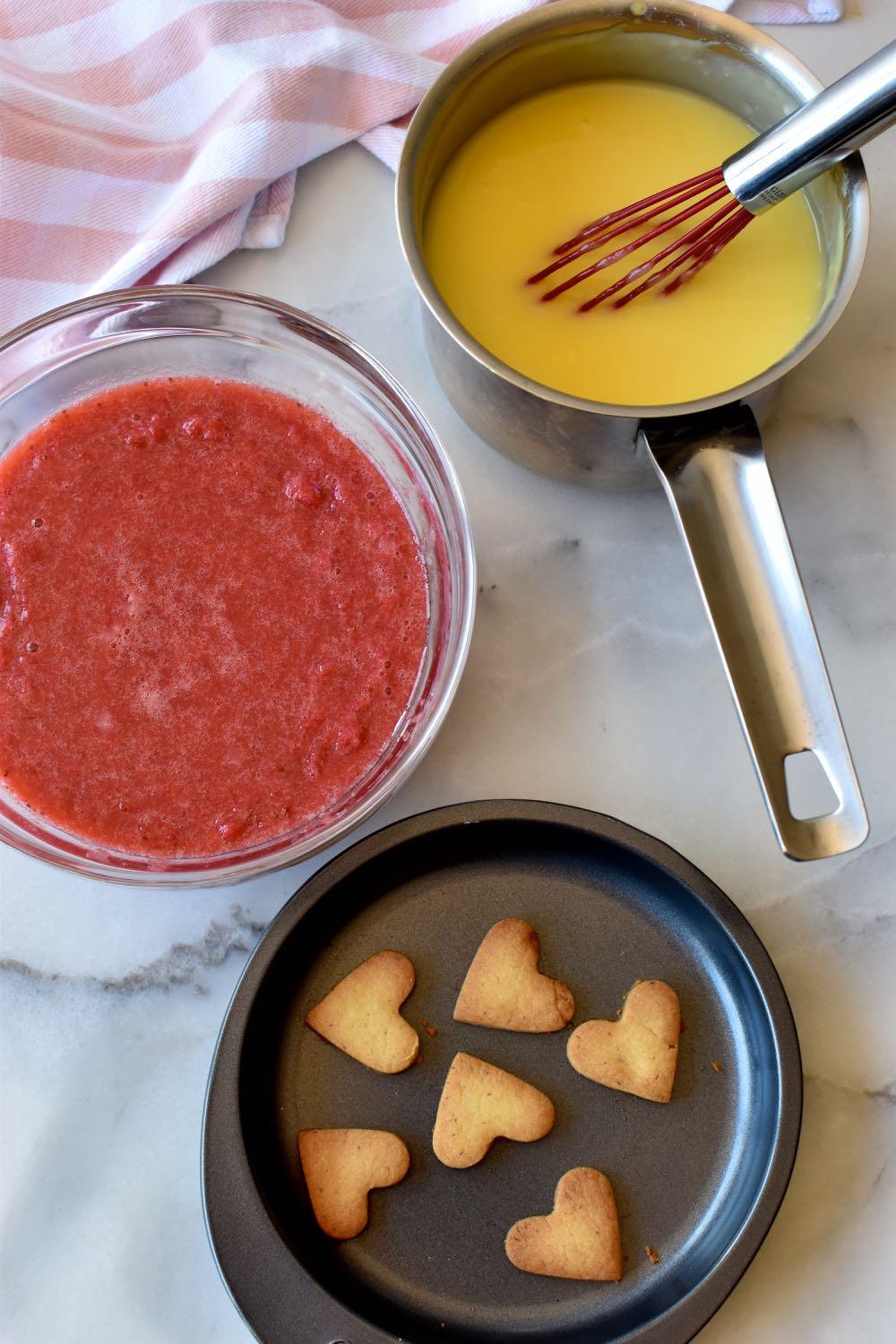 lemon tart with strawberry cream frosting, Mama Ía blog