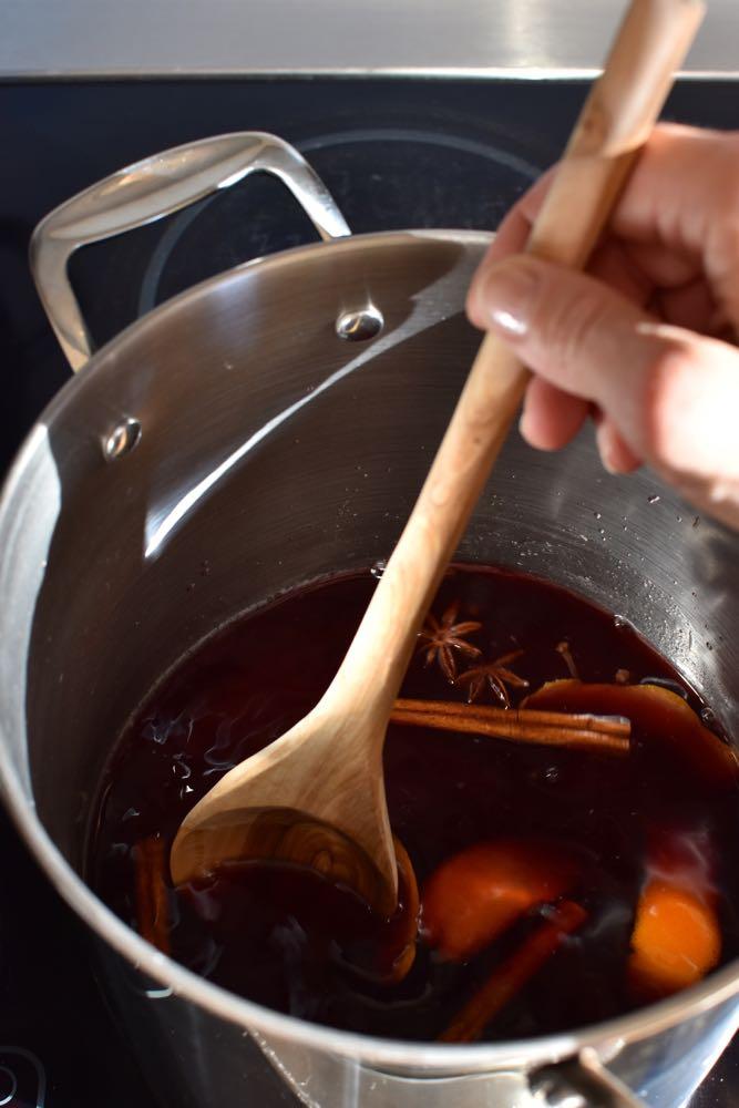 Pears poached in red wine, Mama Ía blog