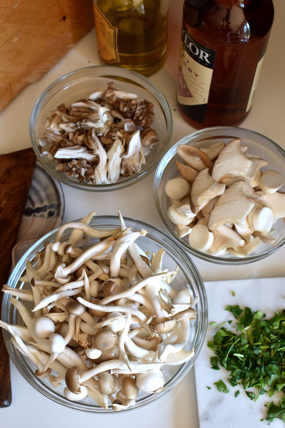 Wild garlicky mushrooms, Mama Ía blog