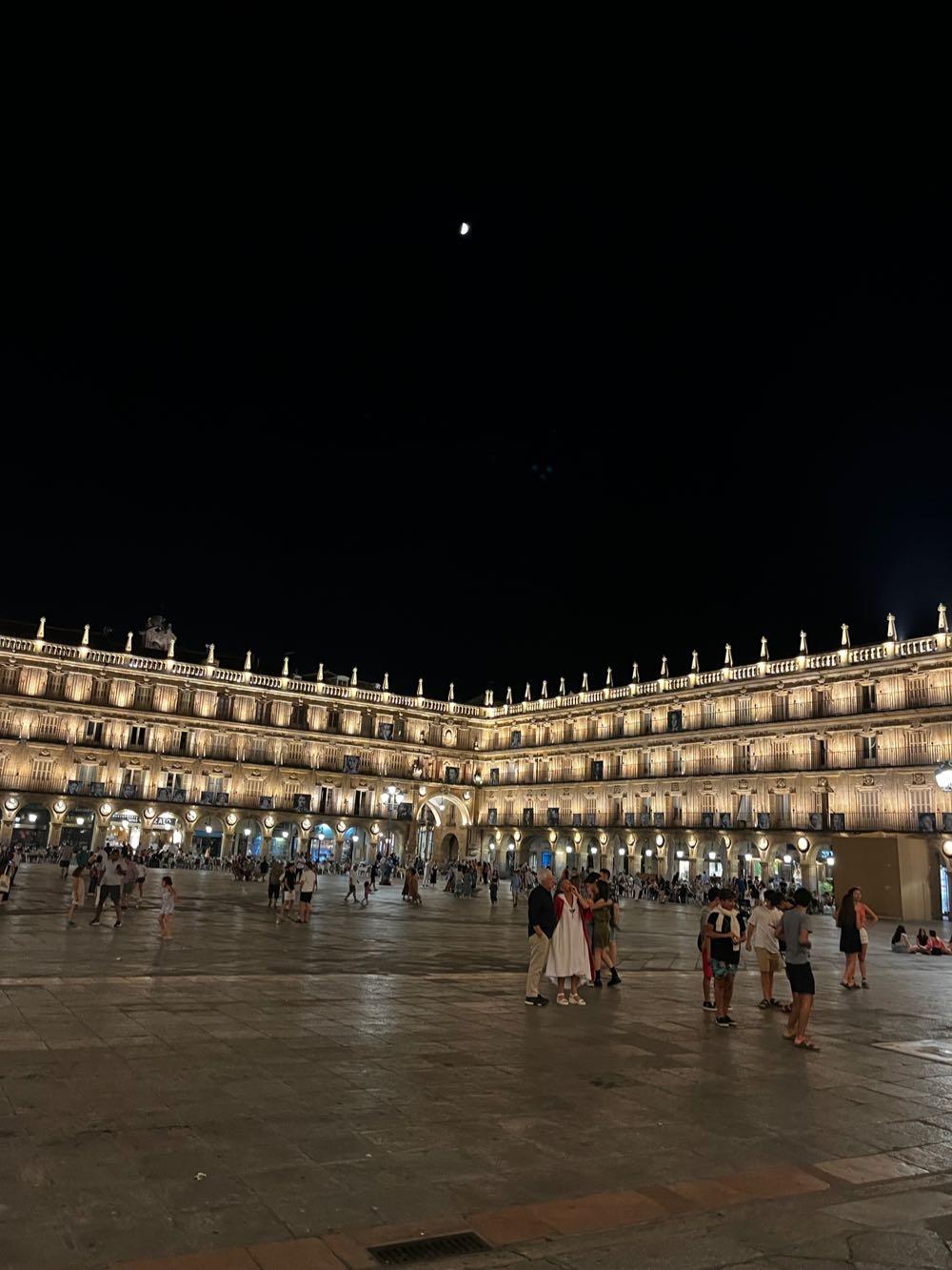 Salamanca's Plaza mayor, Mama Ía blog