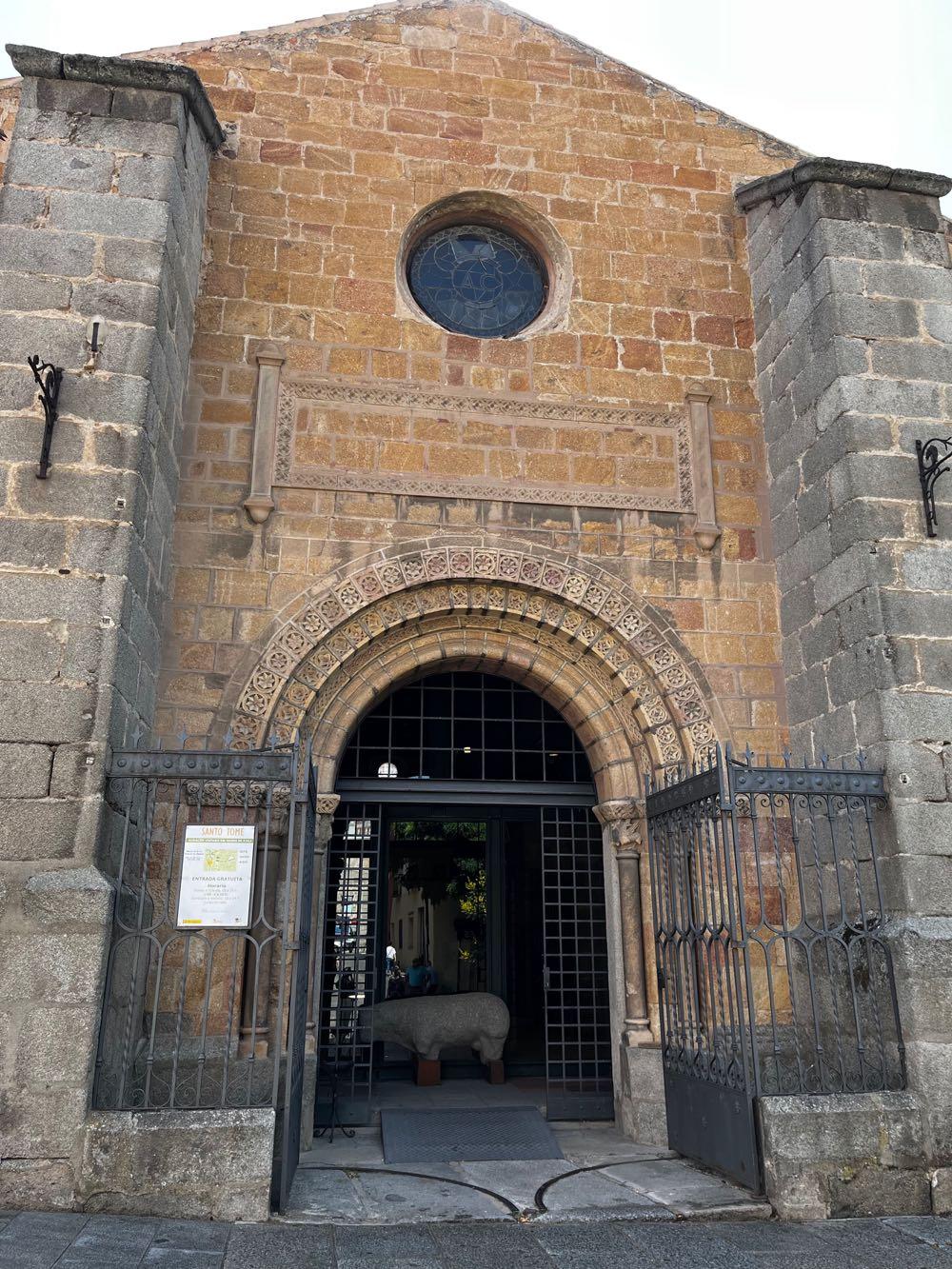 Church of Santo Tomé, Avila, Mama Ía blog