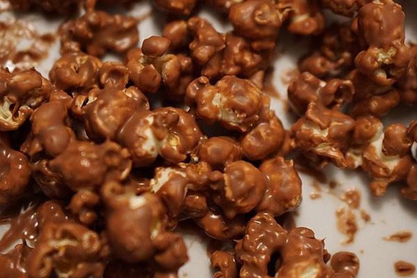 Chocolate popcorn